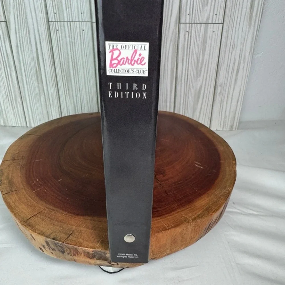 1998 Official Barbie Collector's Club Third Edition Binder 40th Anniversary News